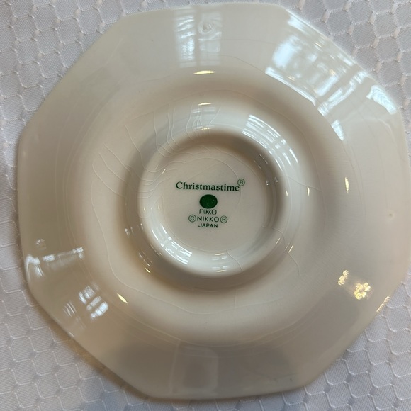 6 🎄Nikko Christmastime cups &saucers. holly-shaped handles! Octogon- shaped - Picture 13 of 13